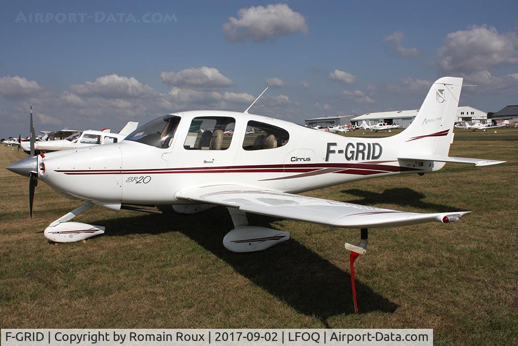 F-GRID, 2005 Cirrus SR20 C/N 1347, Parked