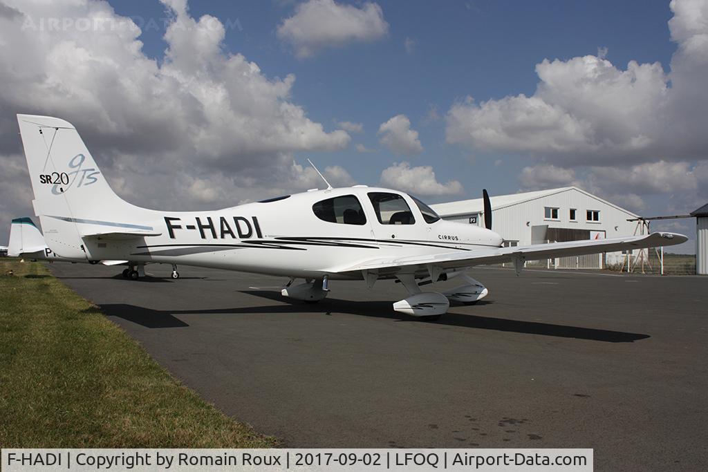 F-HADI, 2005 Cirrus SR20 GTS C/N 1549, Parked