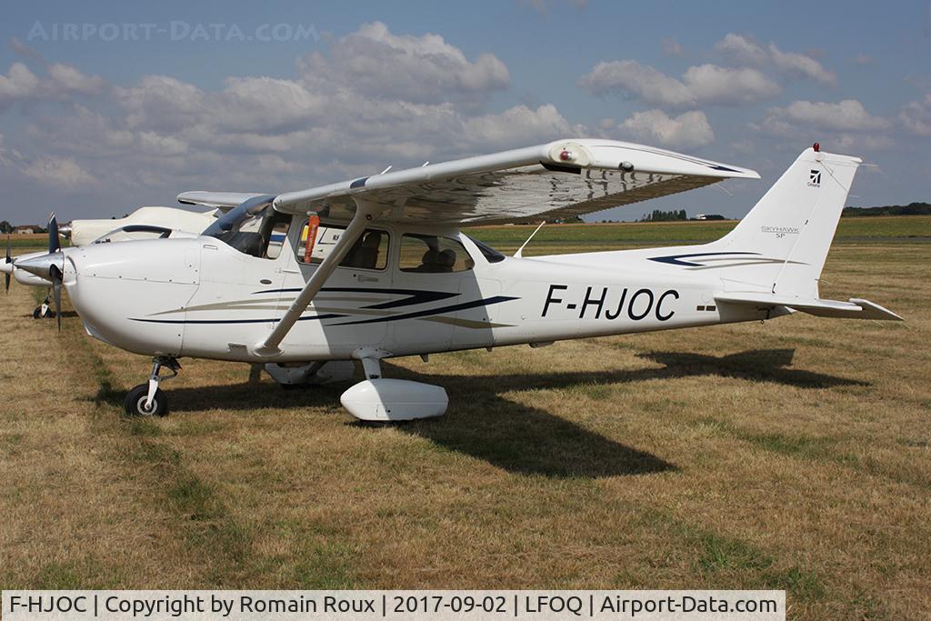 F-HJOC, 2007 Cessna 172S C/N 172S10505, Parked