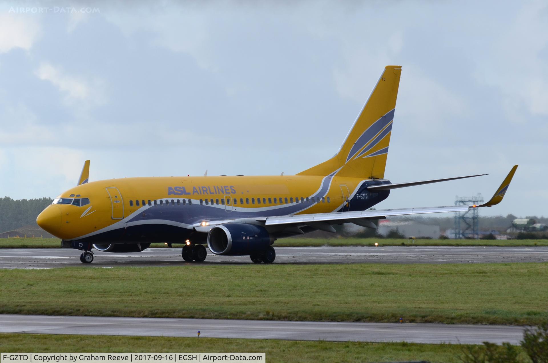 F-GZTD, 2003 Boeing 737-73V C/N 32418, Just landed at Norwich.