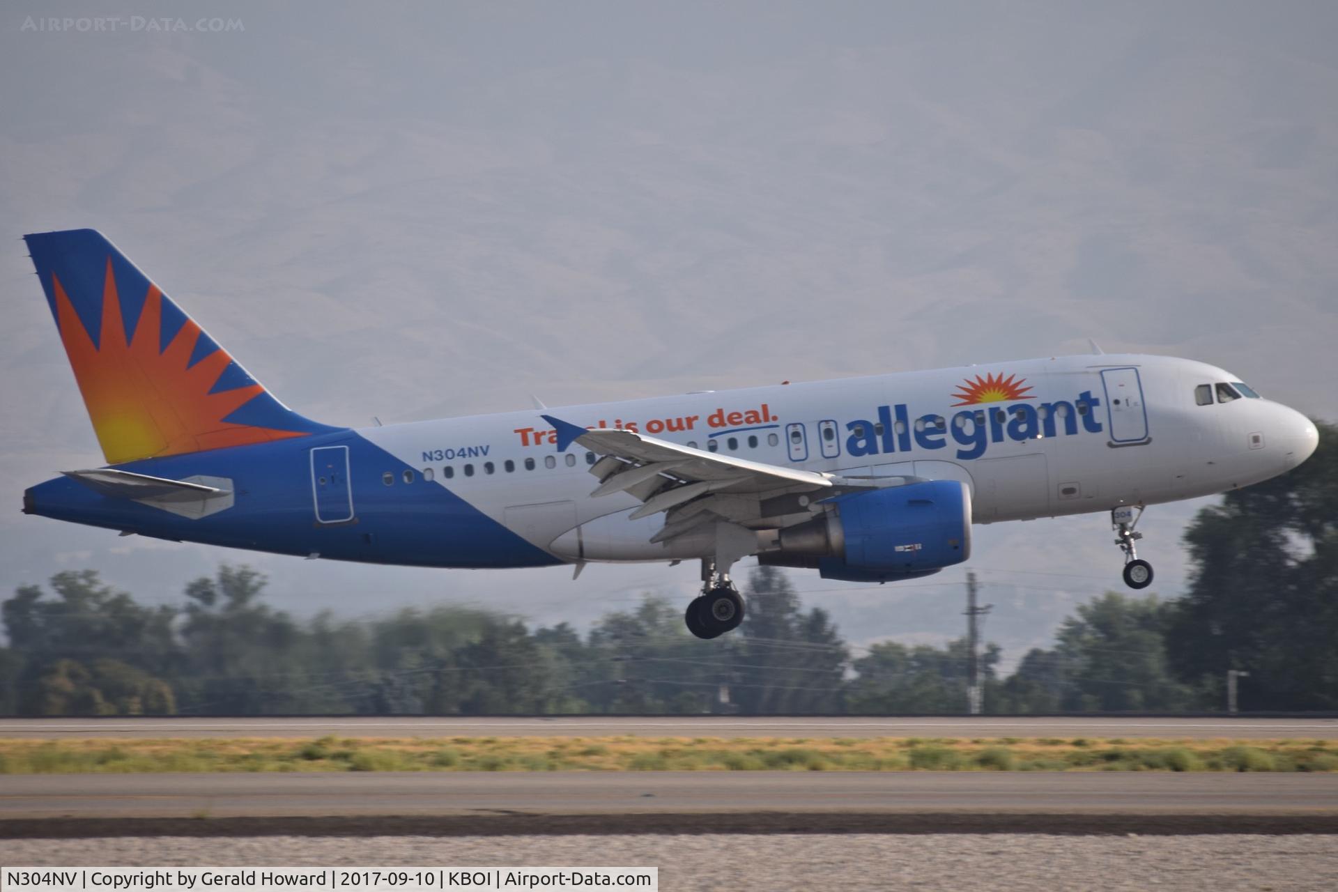 N304NV, 2004 Airbus A319-111 C/N 2265, Landing RWY 10L.