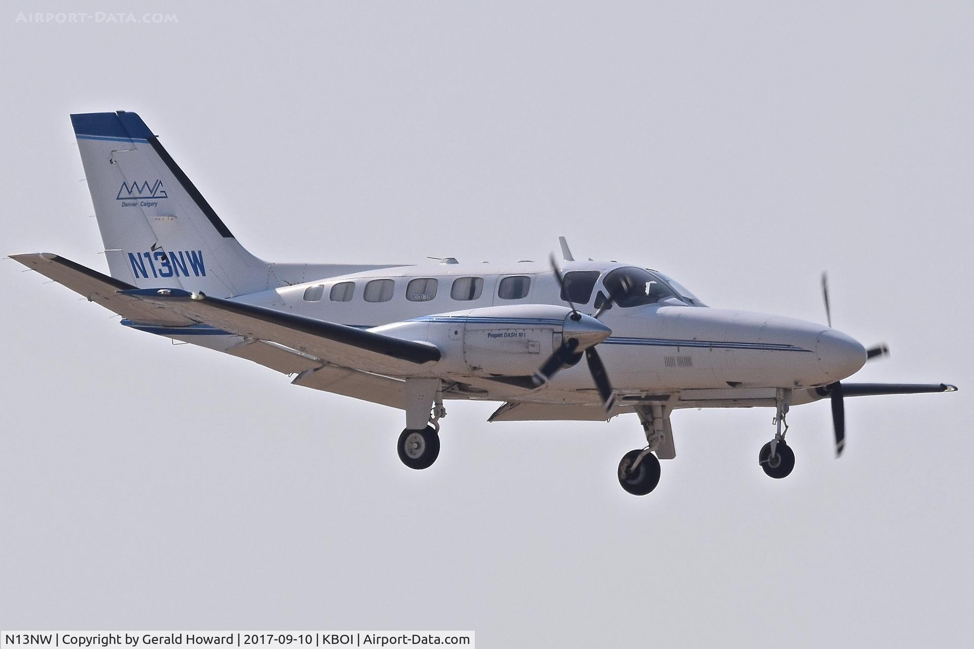 N13NW, 1979 Cessna 441 Conquest II C/N 441-0090, Landing RWY 28L.