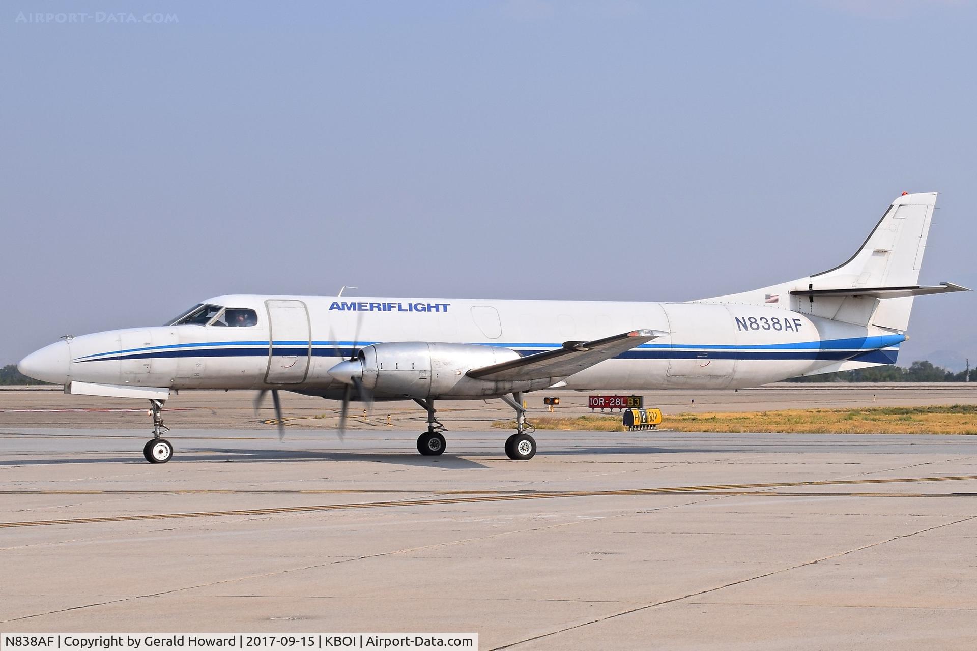 N838AF, 1989 Fairchild SA-227AC Metro III C/N AC738, Taxiing in to the south GA ramp.