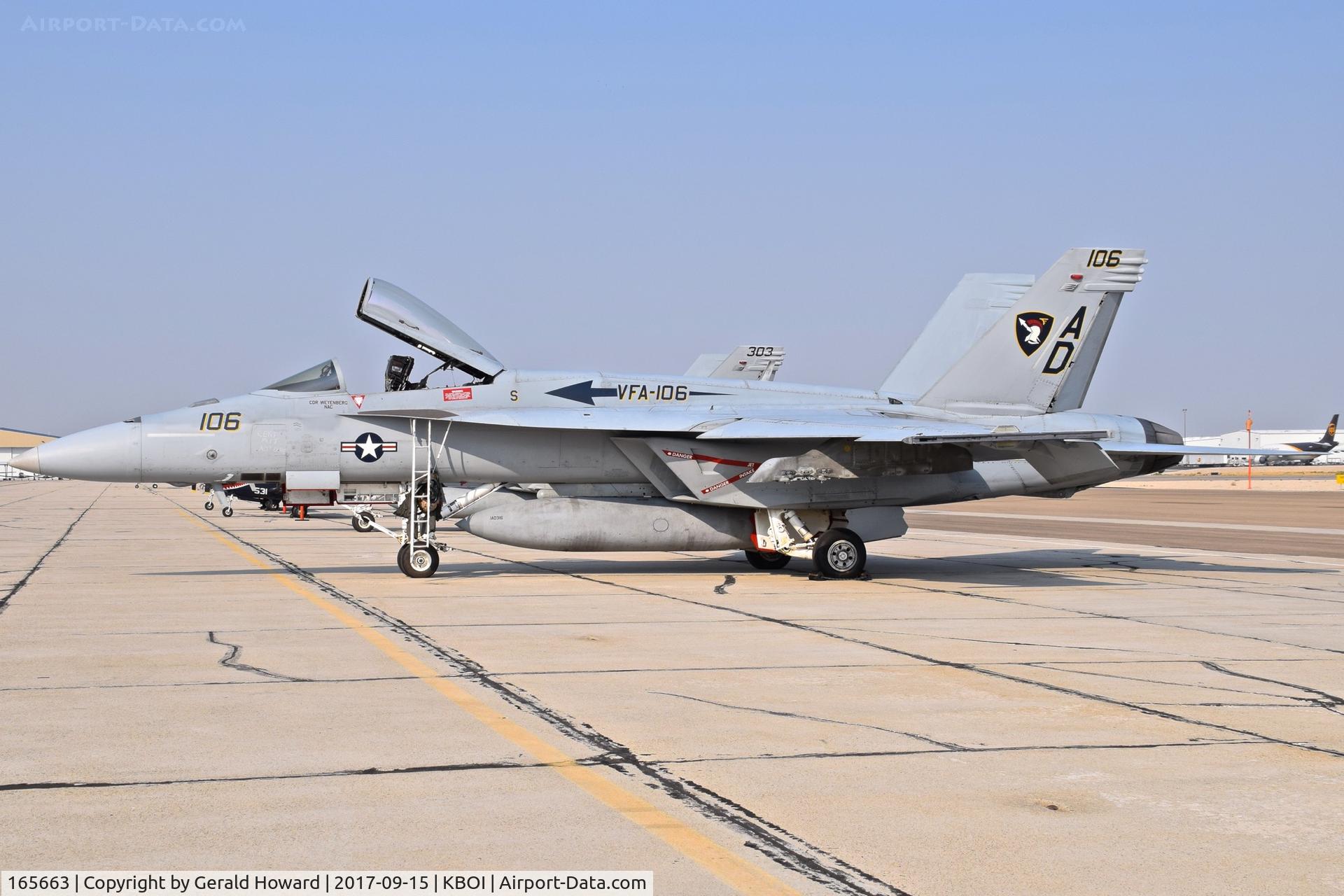 165663, Boeing F/A-18E Super Hornet C/N 1509/E017, Parked on the South GA ramp.  VFA-106 