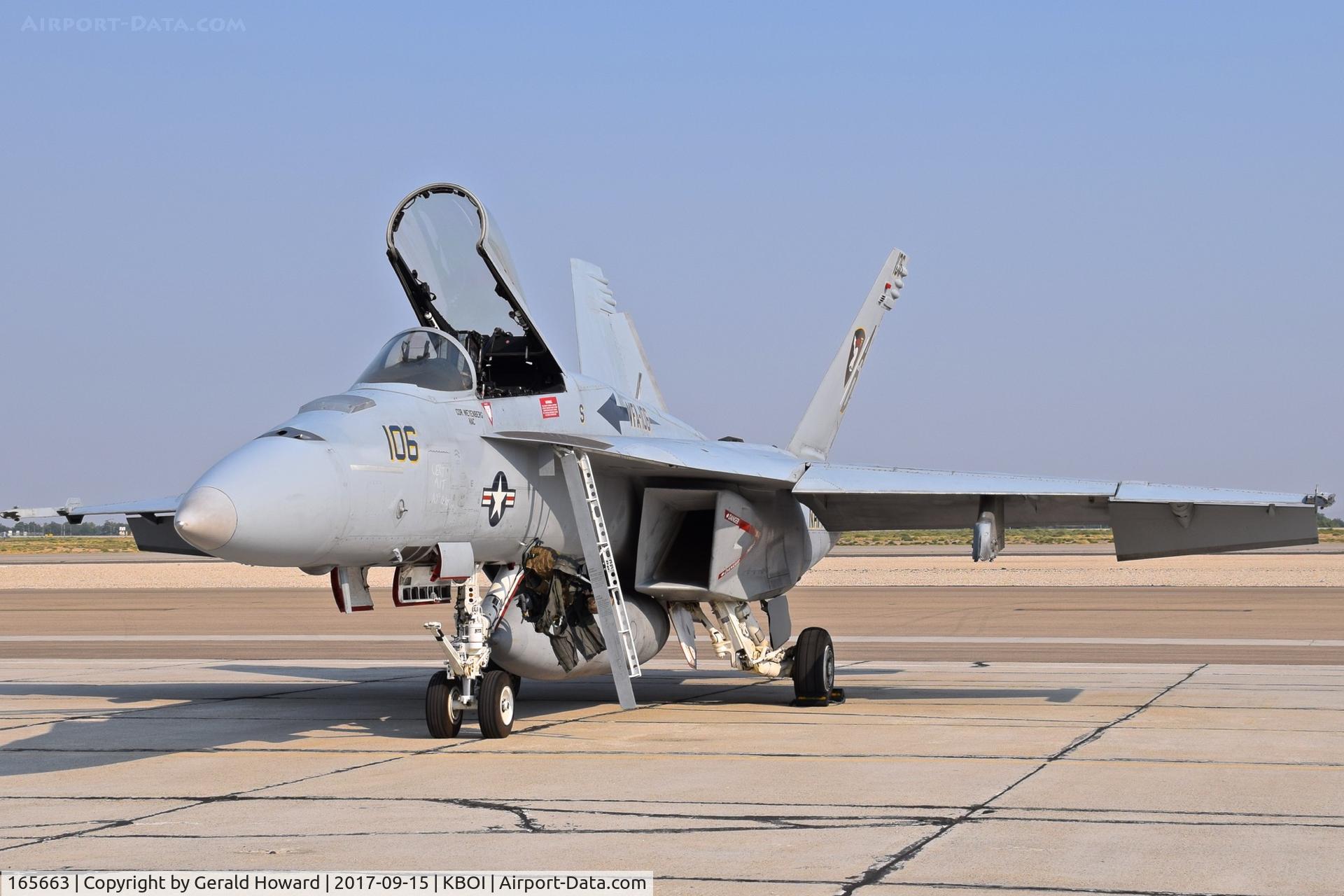 165663, Boeing F/A-18E Super Hornet C/N 1509/E017, Parked on the South GA ramp.  VFA-106 