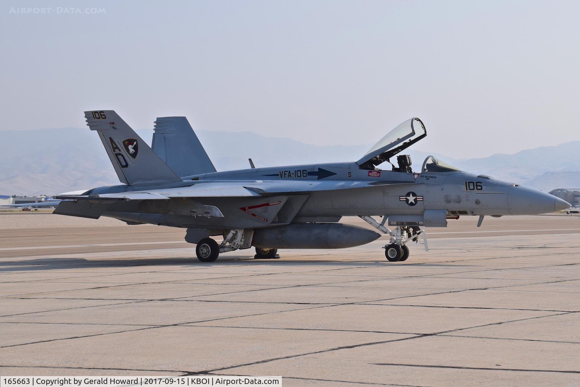 165663, Boeing F/A-18E Super Hornet C/N 1509/E017, Parked on the South GA ramp.  VFA-106 