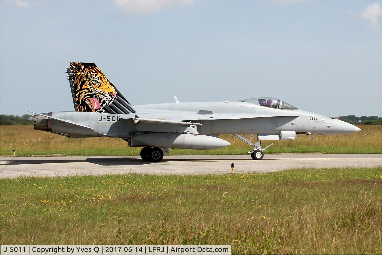 J-5011, McDonnell Douglas F/A-18C Hornet C/N 1351, McDonnell Douglas FA-18C Hornet, Taxiing to flight line, Landivisiau Naval Air Base (LFRJ) Tiger Meet 2017