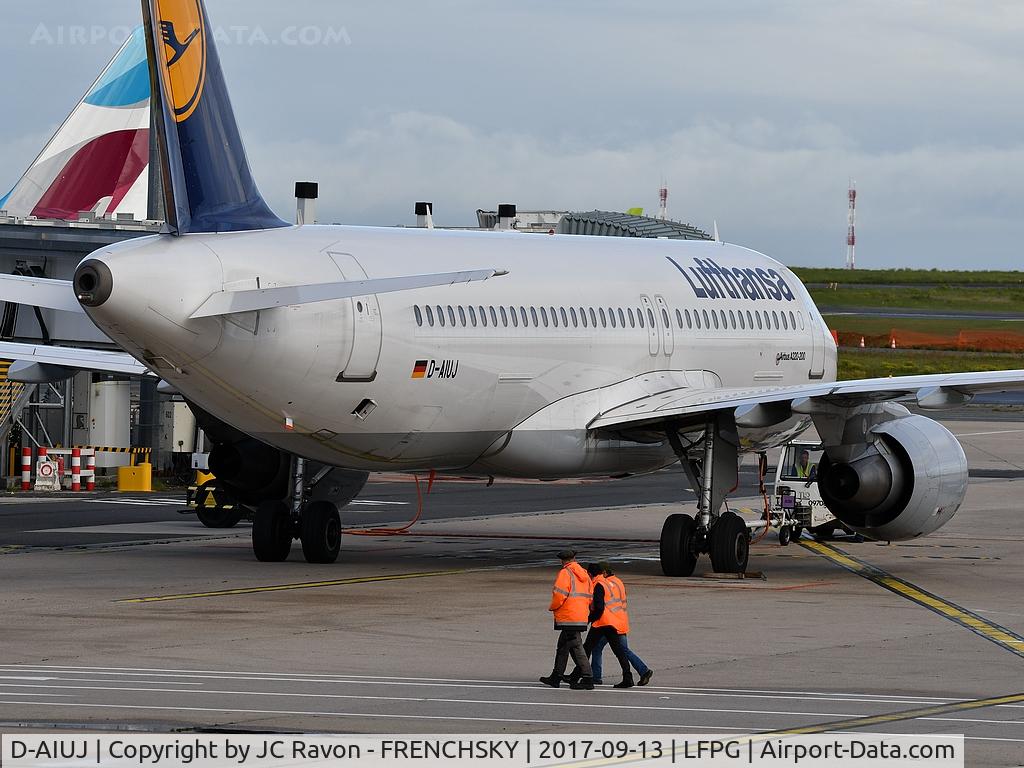 D-AIUJ, 2014 Airbus A320-214 C/N 6301, Terminal CDG T1, Lufthansa LH1052/1053 from and to Frankfurt (FRA)