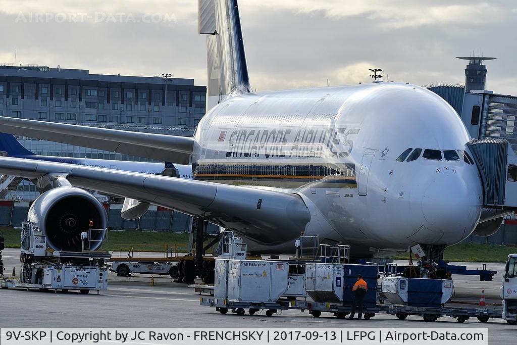 9V-SKP, 2011 Airbus A380-841 C/N 076, At terminal CDG 1, Singapore Airlines SQ335 destination Singapore (SIN)