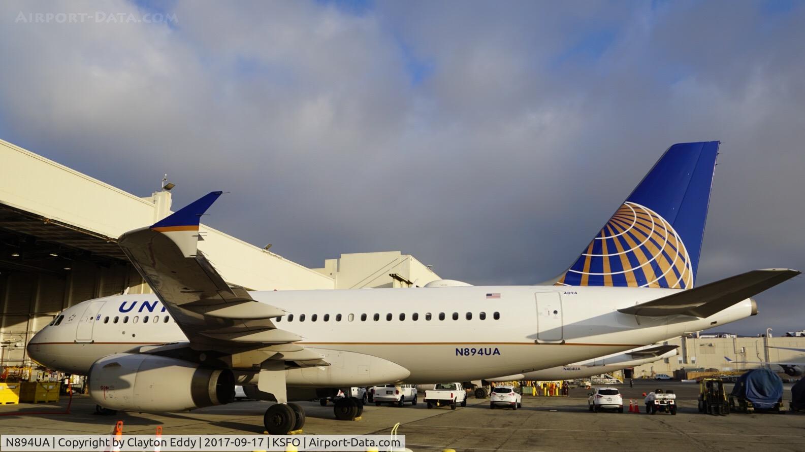 N894UA, 2006 Airbus A319-132 C/N 2969, SFO 2017.