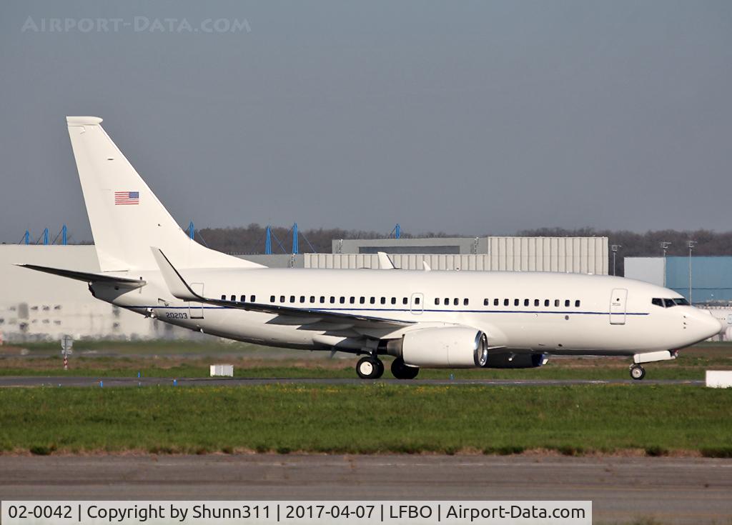 02-0042, 2003 Boeing C-40B (737-7FD BBJ) C/N 33500, Taxiing to the General Aviation area...