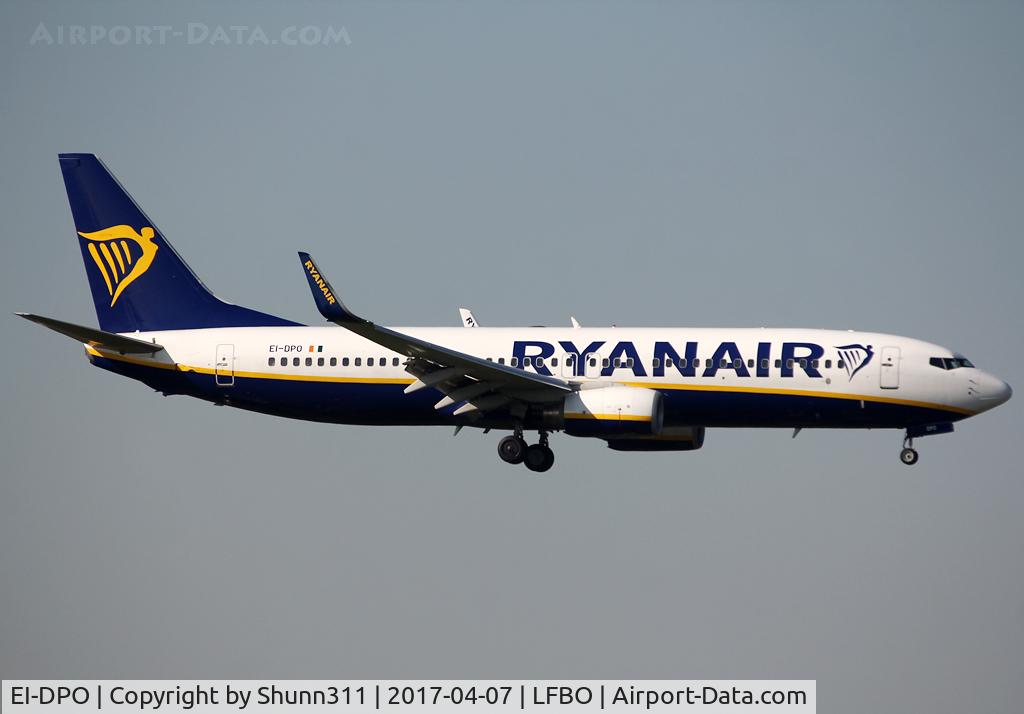 EI-DPO, 2007 Boeing 737-8AS C/N 33612, Landing rwy 32L