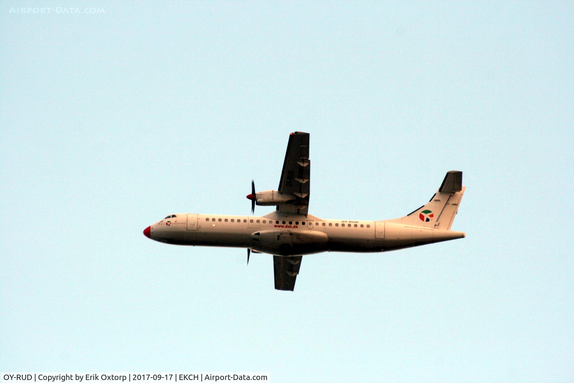 OY-RUD, 1990 ATR 72-201 C/N 162, OY-RUD taking off rw 04R