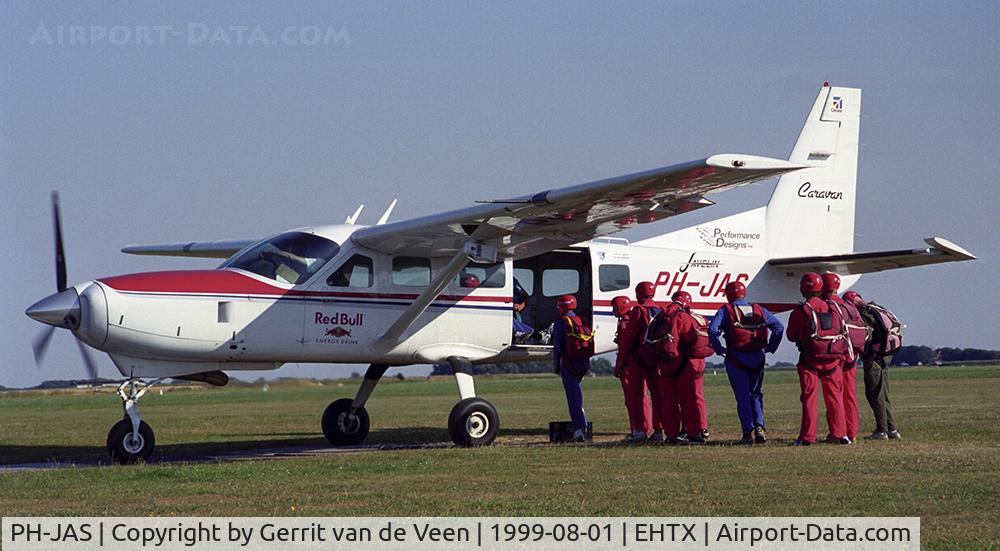PH-JAS, 1993 Cessna 208 Caravan 1 C/N 20800226, Ready for the next stick at 12.000ft!