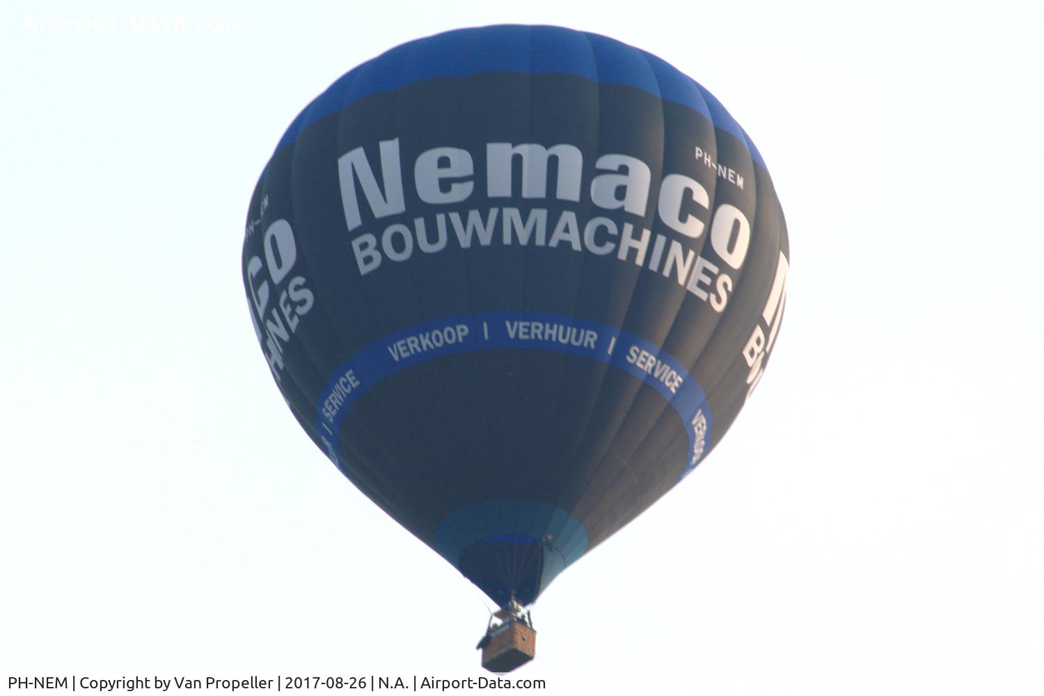 PH-NEM, 2011 Lindstrand Balloons LBL 160A C/N 1359, Lindstrand LBL 160A balloon during Twente Ballooning 2017 at Oldenzaal, the Netherlands