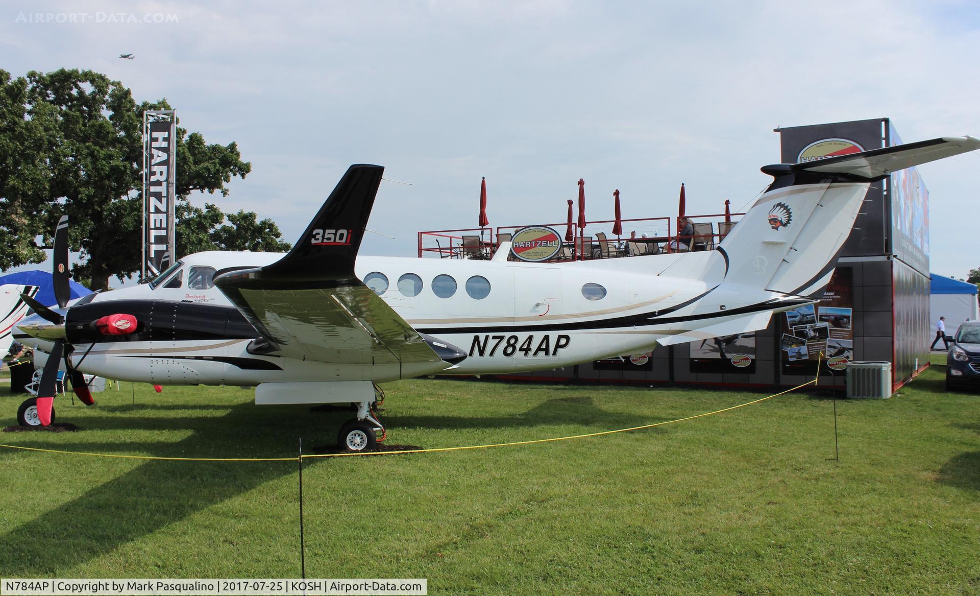 N784AP, 2011 Hawker Beechcraft 350i King Air (B300) C/N FL-747, Beech 350