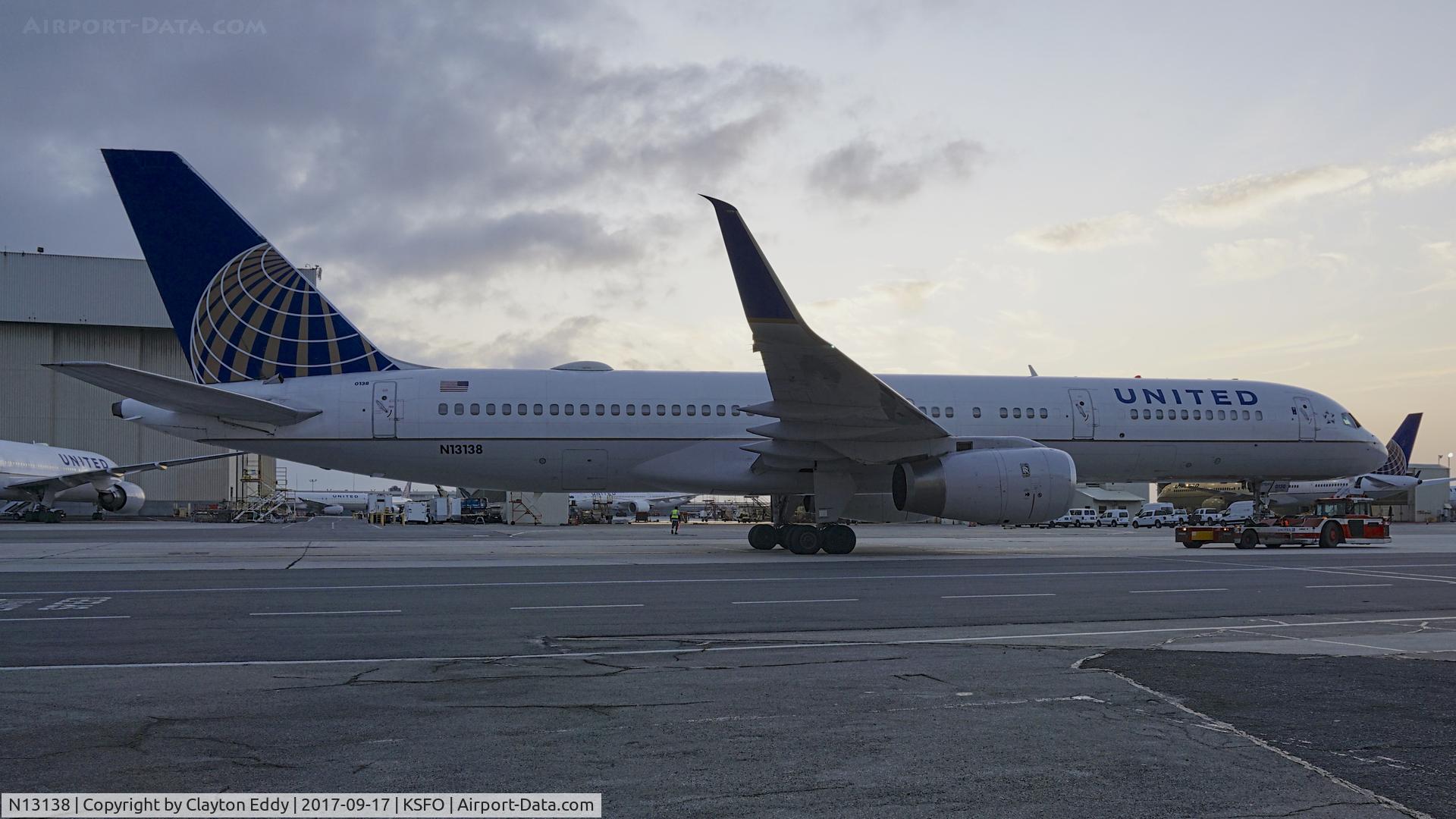 N13138, 1999 Boeing 757-224 C/N 30351, SFO 2017.