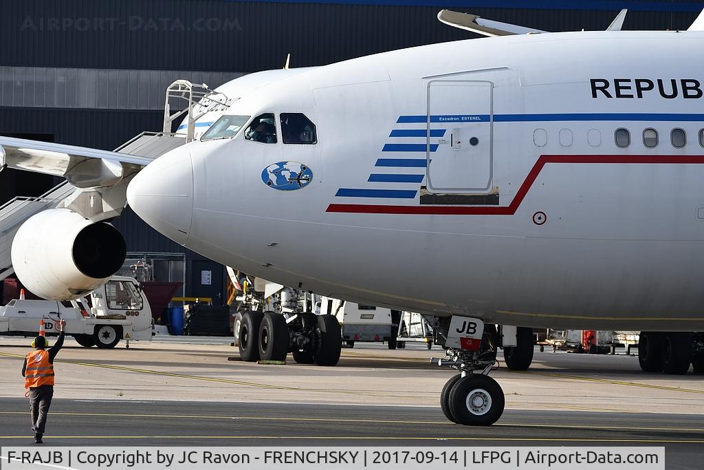 F-RAJB, 1995 Airbus A340-212 C/N 081, COTAM (Commandement du Transport Aerien Militaire) departure