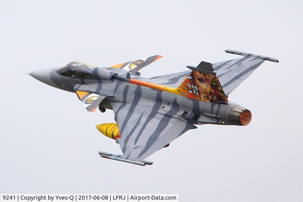9241, Saab JAS-39C Gripen C/N 39241, Saab JAS-39C Gripen, Take off rwy 26, Landivisiau Naval Air Base (LFRJ) Tiger Meet 2017