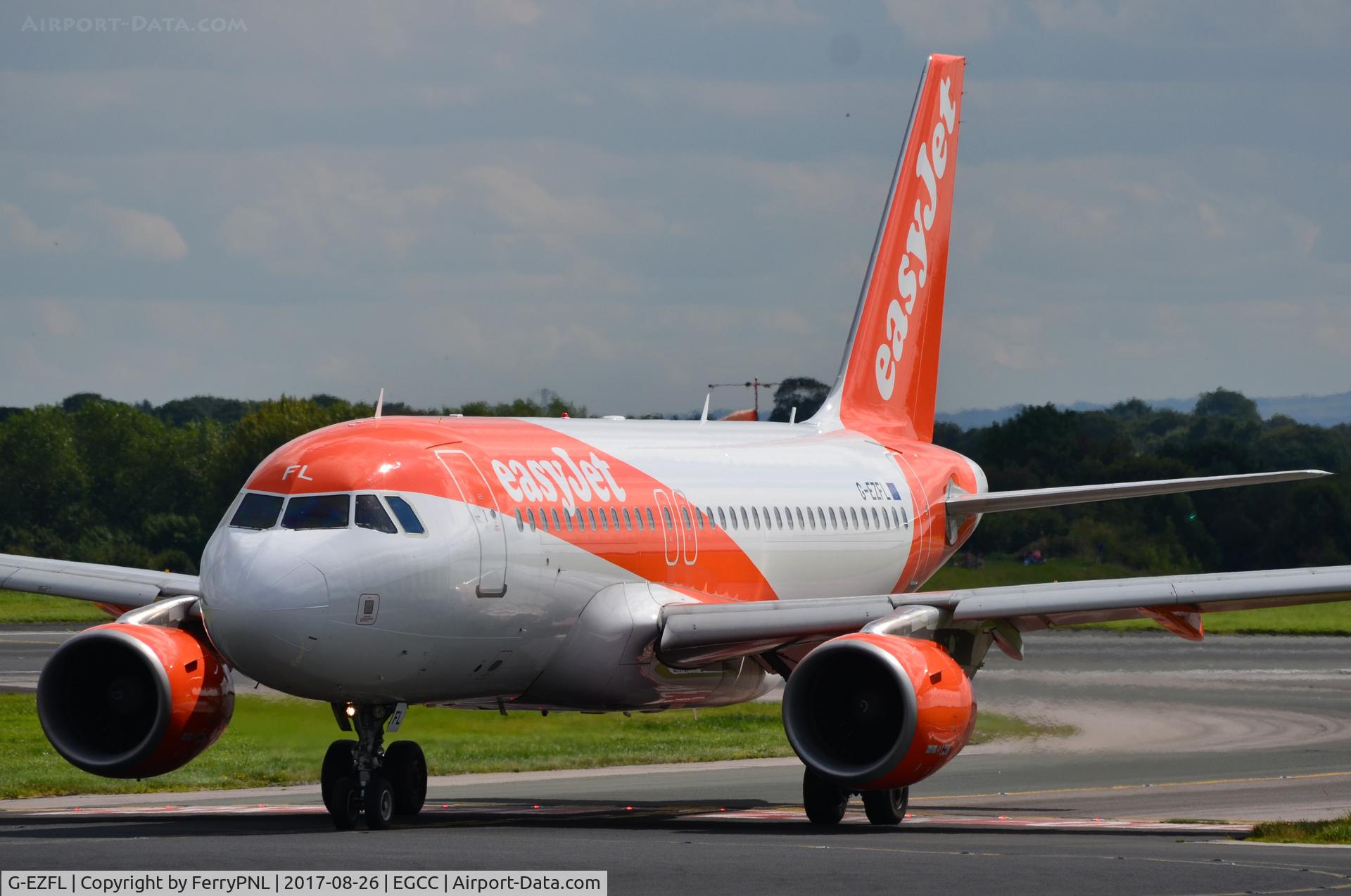 G-EZFL, 2009 Airbus A319-111 C/N 4056, Easyjet A319 taxying to its stand.