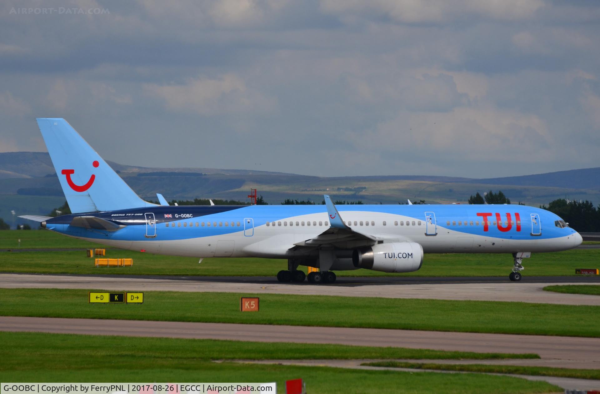G-OOBC, 2003 Boeing 757-28A C/N 33098, TUI B752 for departure.