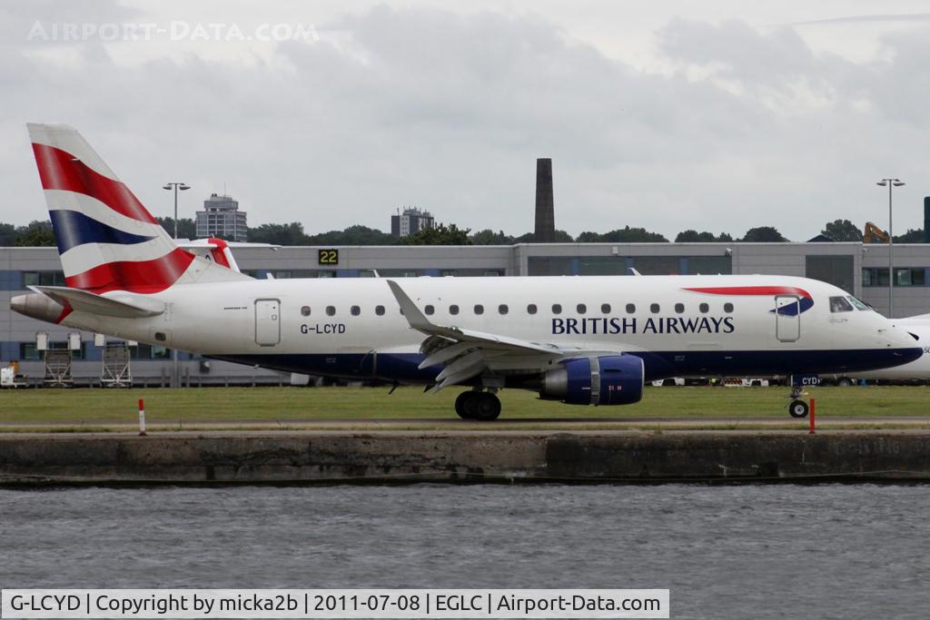 G-LCYD, 2009 Embraer 170STD (ERJ-170-100STD) C/N 17000294, Taxiing