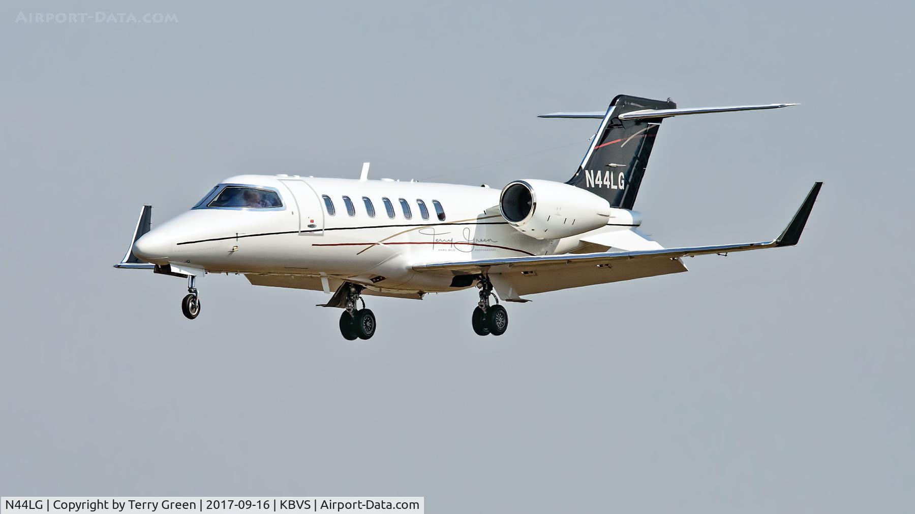 N44LG, 2009 Learjet 40 C/N 40-2125, KBVS
