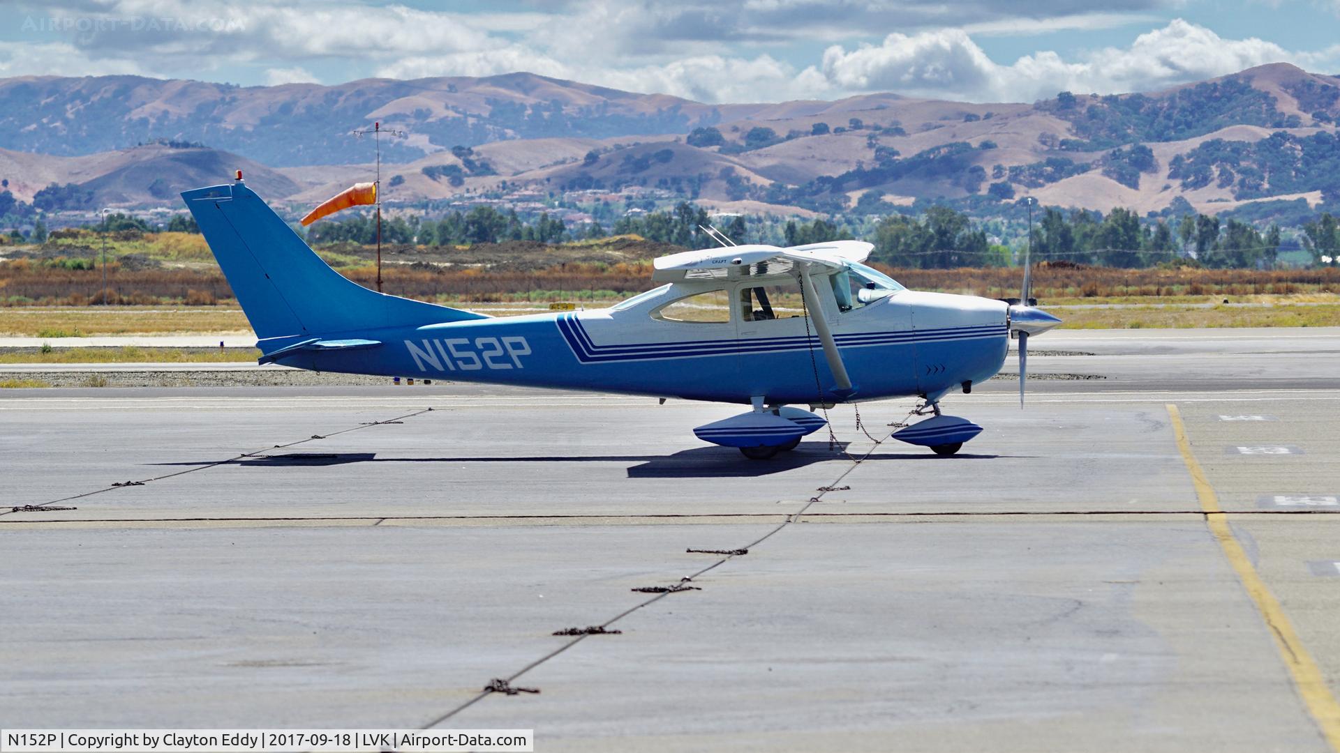 N152P, 1963 Cessna 182G Skylane C/N 18255080, Livermore Airport 2017.