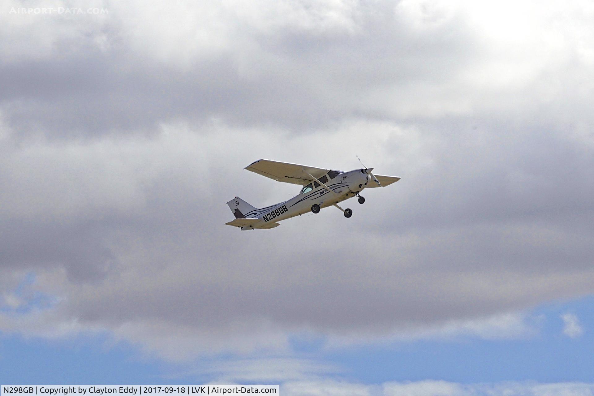 N298GB, 1977 Cessna 172N C/N 17268841, Livermore Airport California 2017.