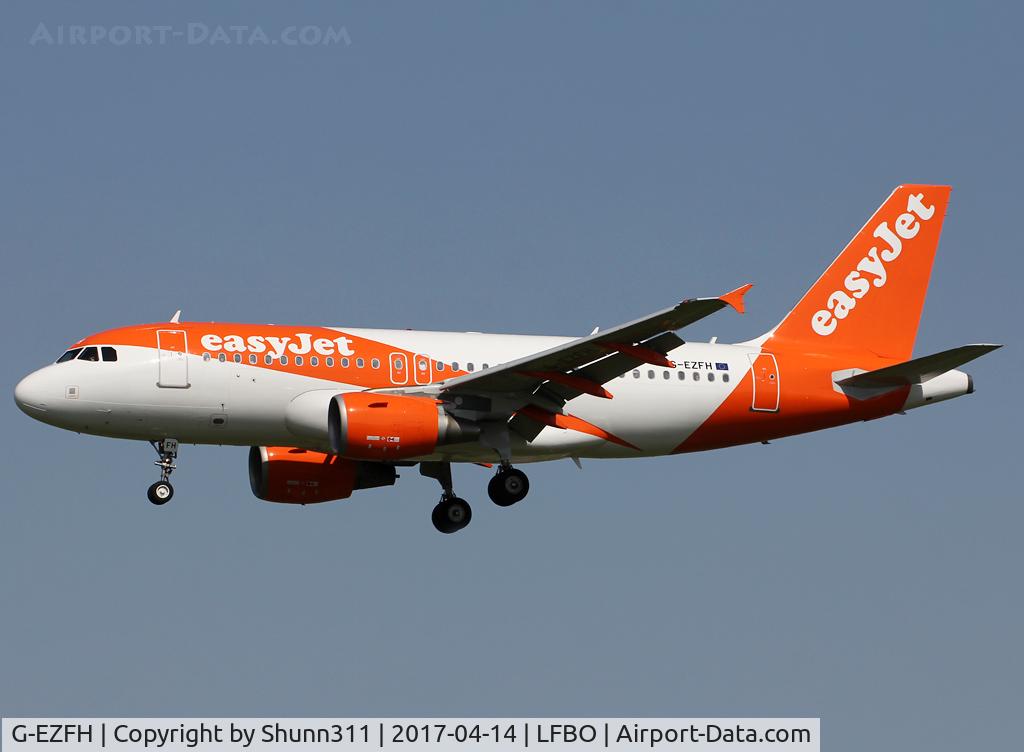G-EZFH, 2009 Airbus A319-111 C/N 3854, Landing rwy 32L in new c/s