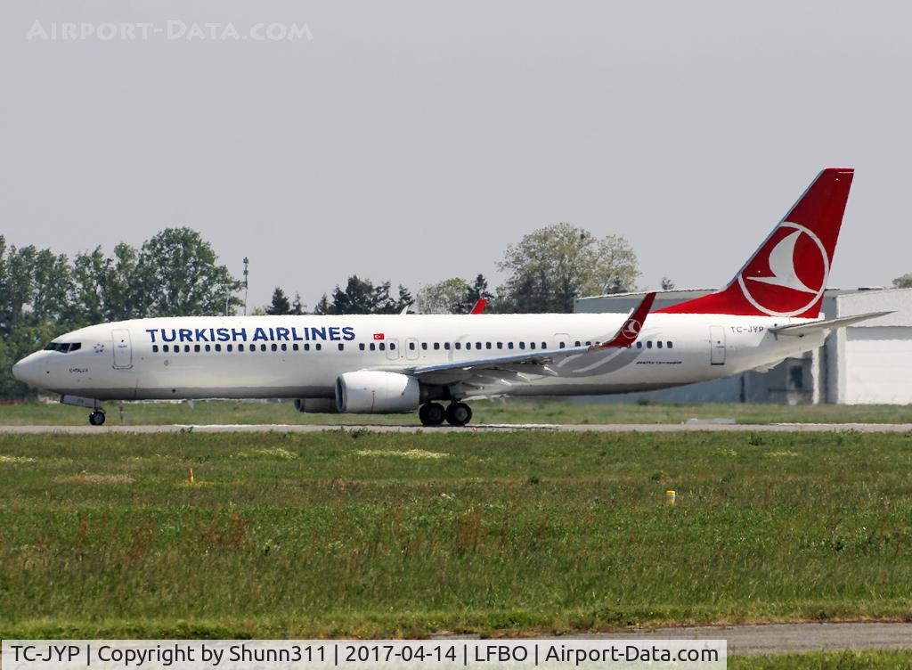 TC-JYP, 2015 Boeing 737-9F2/ER C/N 42014, Ready for take off from rwy 32R