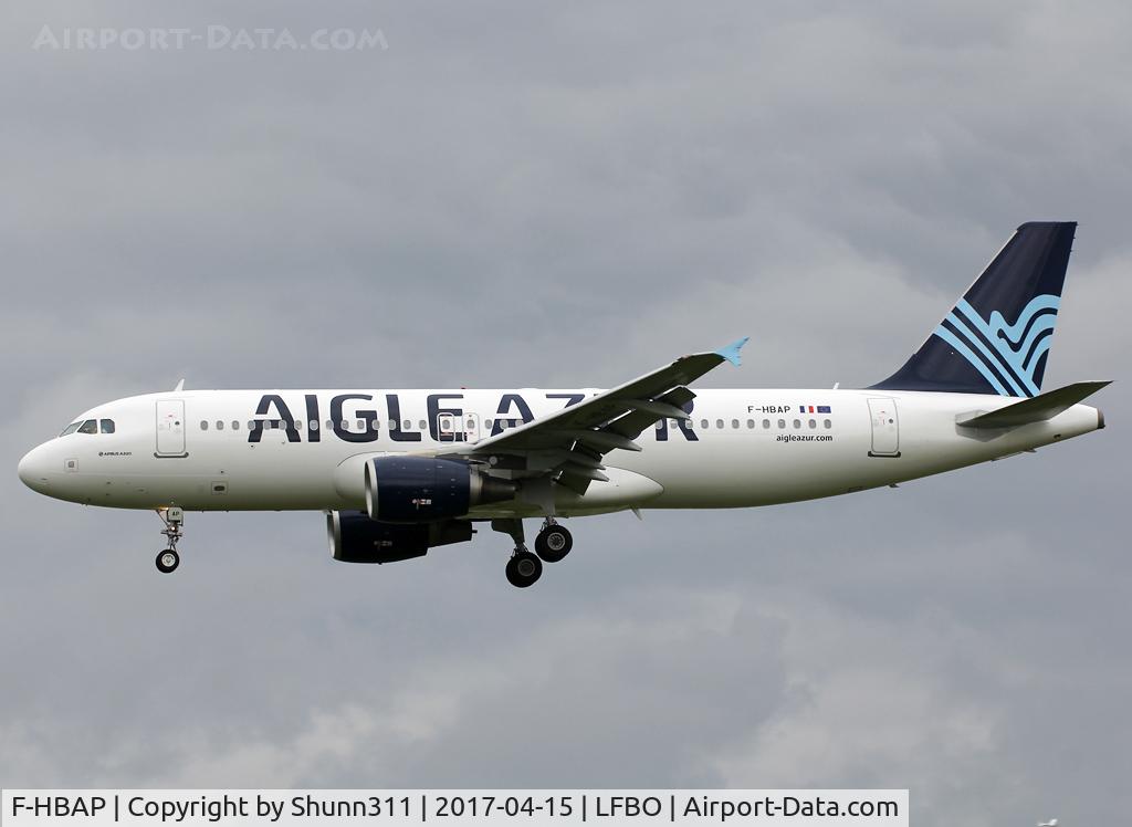F-HBAP, 2011 Airbus A320-214 C/N 4675, Landing rwy 32L in new c/s
