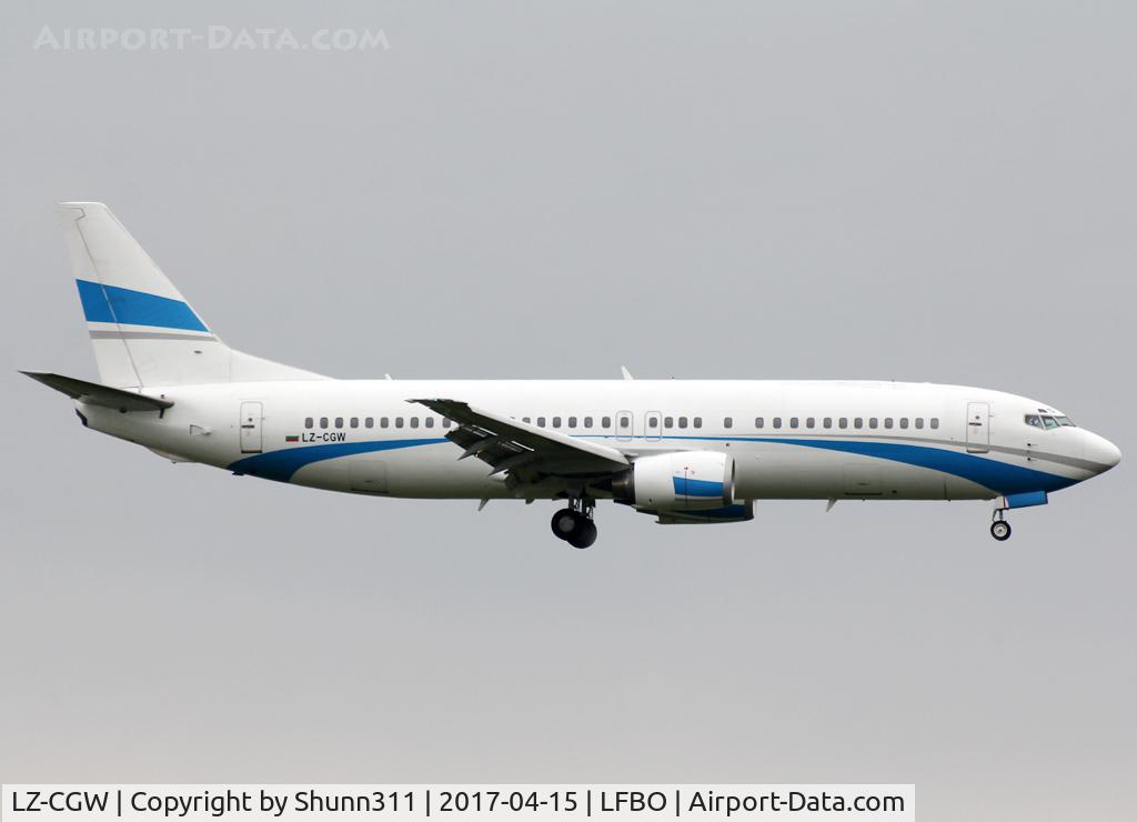 LZ-CGW, 1996 Boeing 737-46J C/N 28038, Landing rwy 32L in basic Enter Air c/s... Used by Astra Airlines without titles.