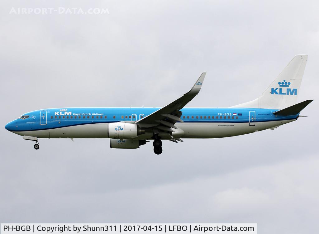 PH-BGB, 2008 Boeing 737-8K2 C/N 37594, Landing rwy 32L