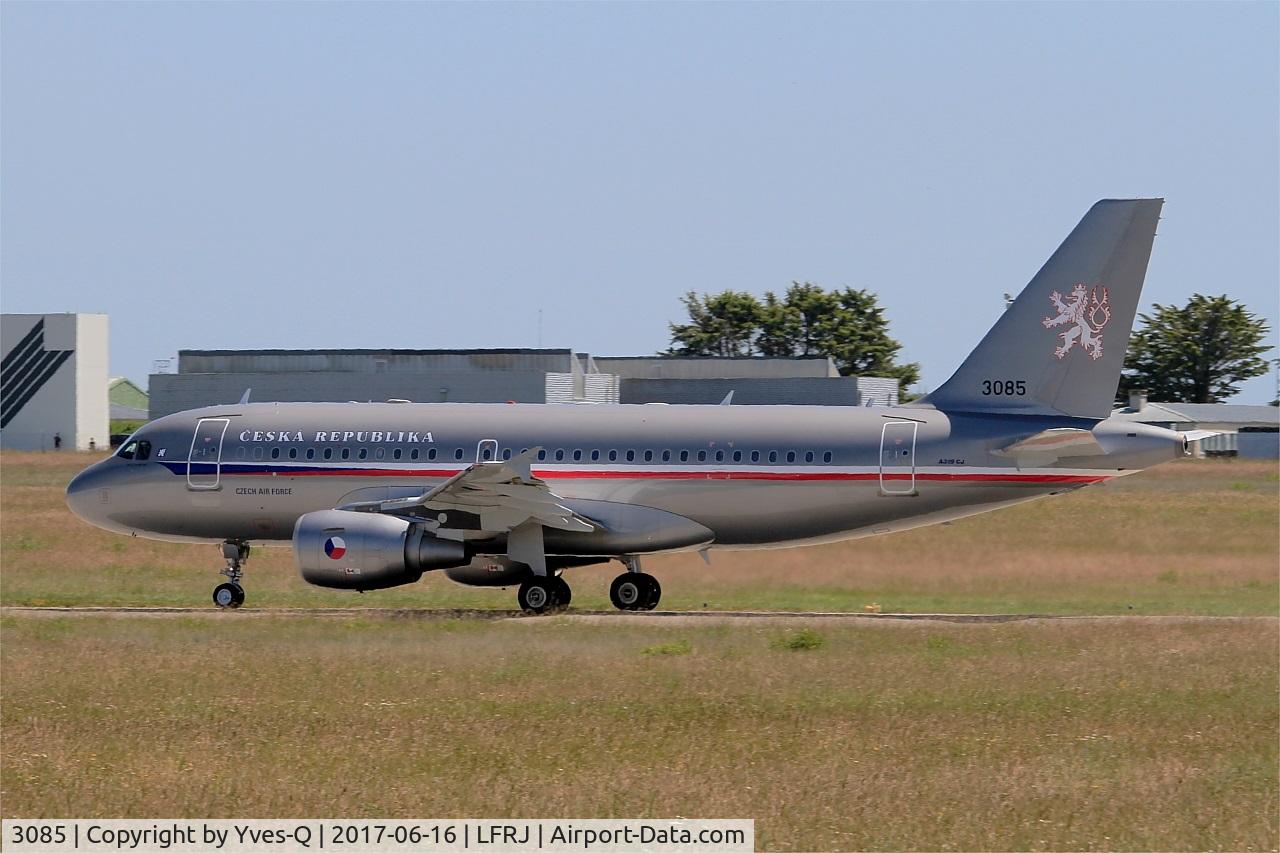 3085, 2007 Airbus ACJ319 (A319-115/CJ) C/N 3085, Airbus ACJ319, Take off run rwy 08, Landivisiau Naval Air Base (LFRJ)