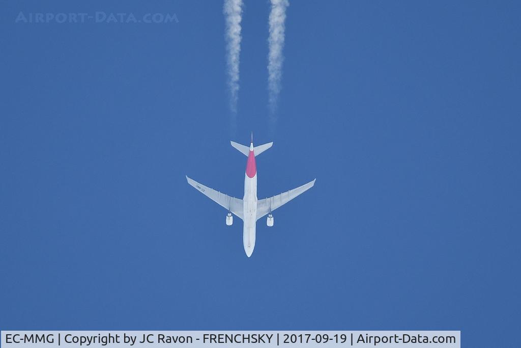 EC-MMG, 2016 Airbus A330-202 C/N 1747, IBERIA IB6801 /IBE6801 MADRID to TOKYO, level 340 under Bordeaux airport and my garden