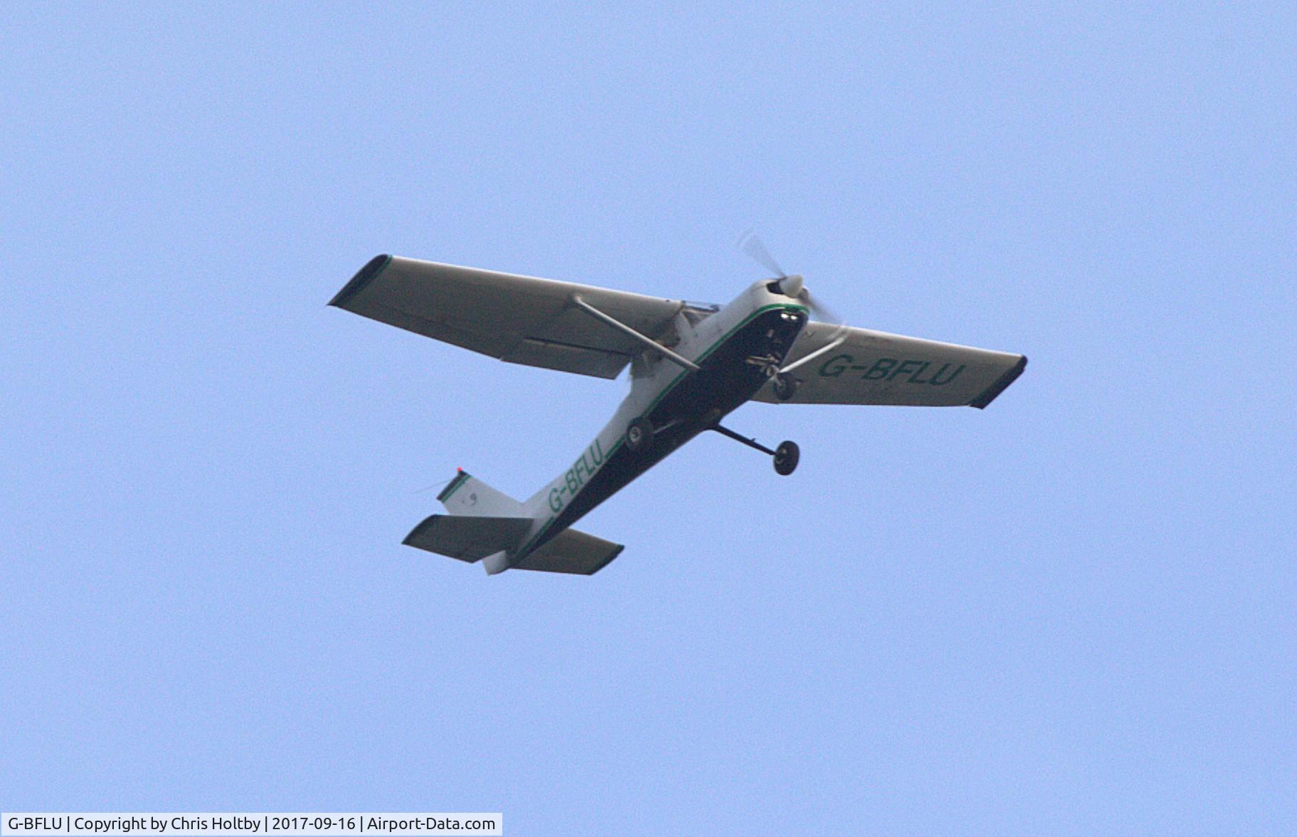 G-BFLU, 1978 Reims F152 C/N 1433, Over Potters Bar, Herts looking as smart as ever