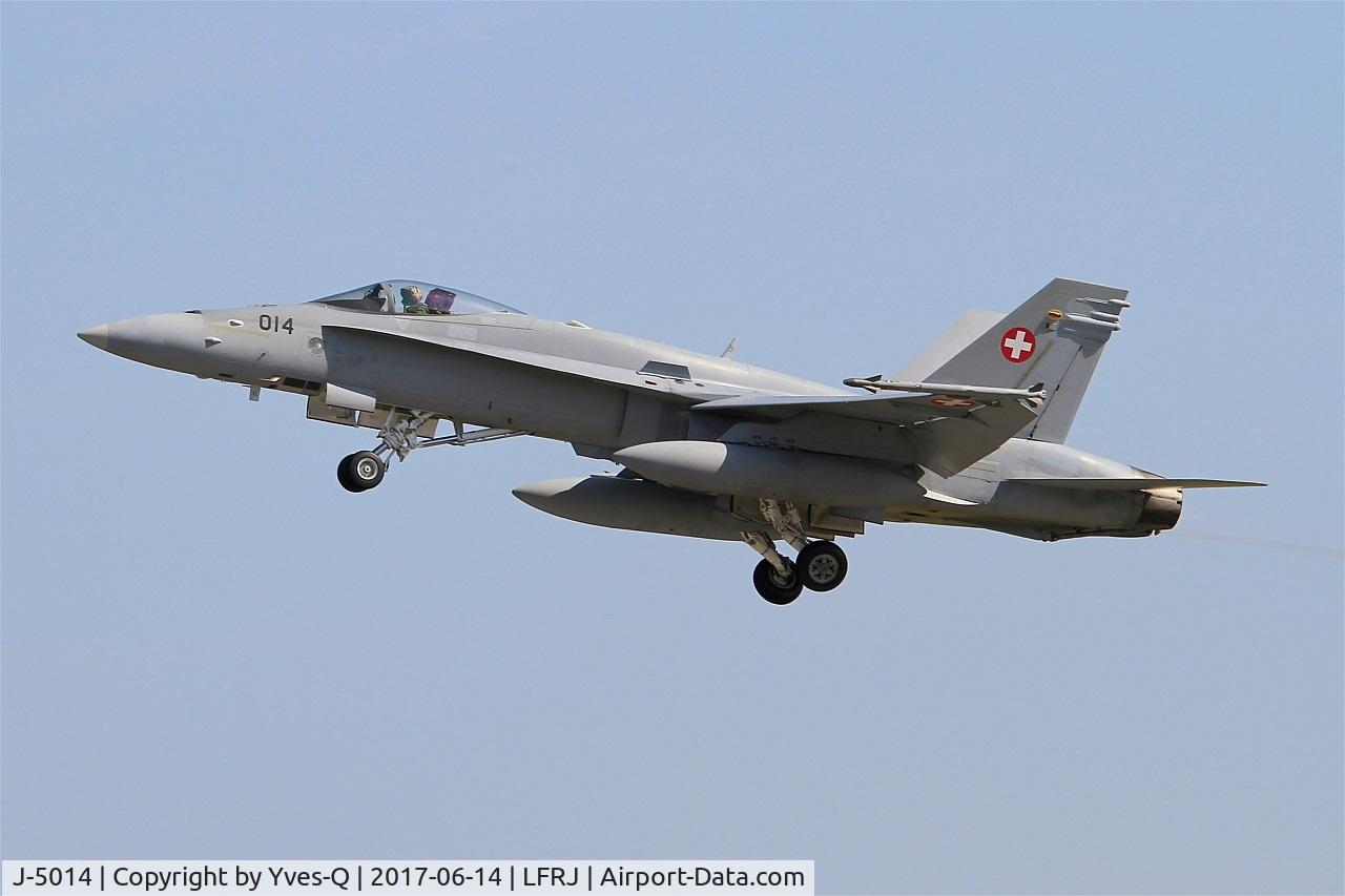 J-5014, McDonnell Douglas F/A-18C Hornet C/N 1359, Swiss Air Force McDonnell Douglas FA-18C Hornet, Take off rwy 26, Landivisiau Naval Air Base (LFRJ) Tiger Meet 2017