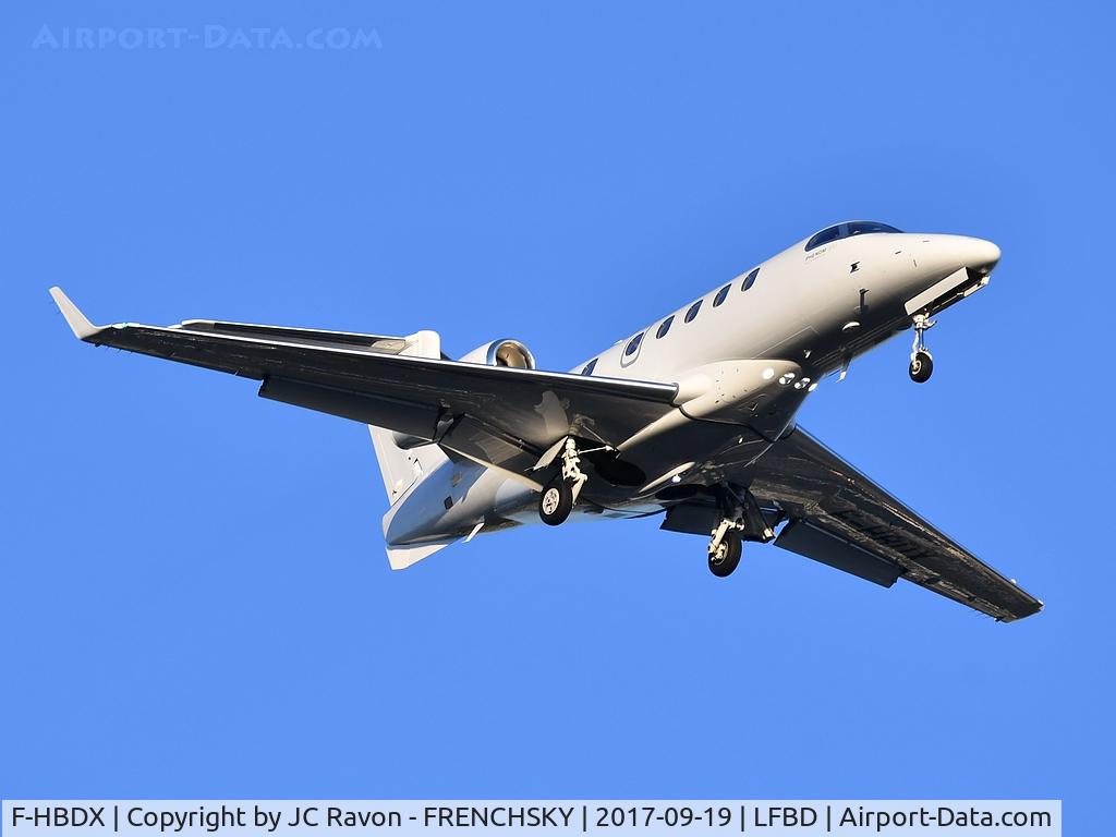 F-HBDX, 2015 Embraer EMB-505 Phenom 300 C/N 50500216, Jetkey landing runway 23