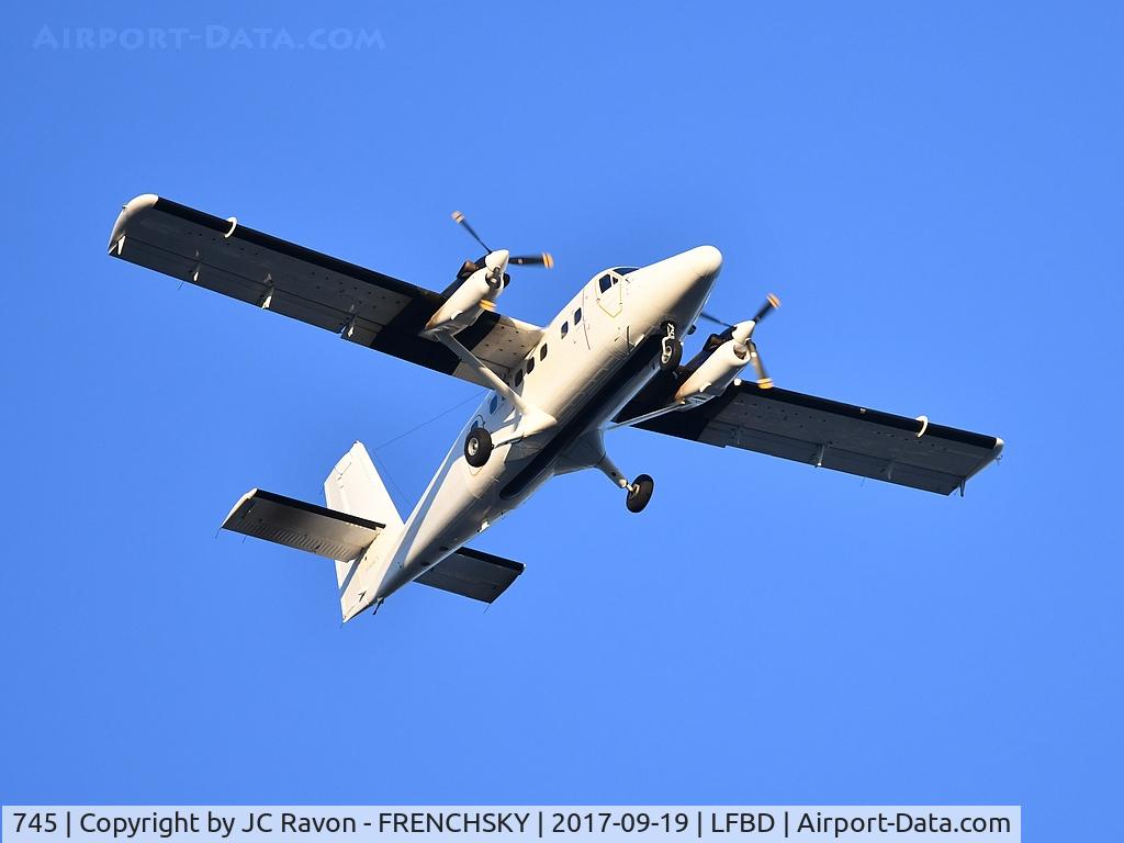 745, 1981 De Havilland Canada DHC-6-300 Twin Otter C/N 745, Armée de l'Air (French Air Force) after Souge droping, landing runway 23