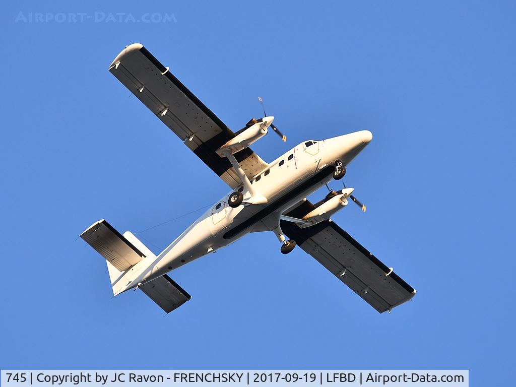 745, 1981 De Havilland Canada DHC-6-300 Twin Otter C/N 745, Armée de l'Air (French Air Force) after Souge droping, landing runway 23
