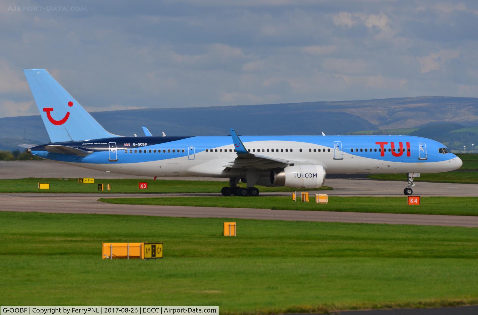 G-OOBF, 2004 Boeing 757-28A C/N 33101, TUI B752 ready to depart