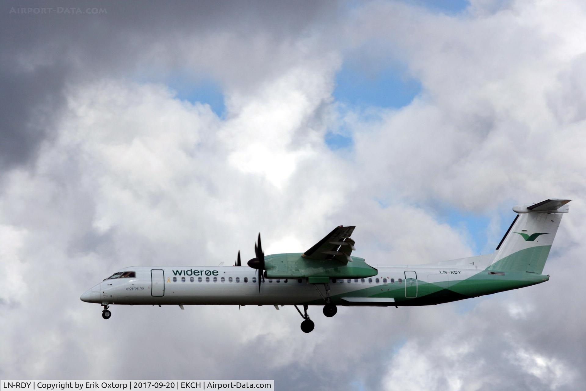 LN-RDY, 2002 De Havilland Canada DHC-8-402Q Dash 8 C/N 4062, LN-RDY landing rw 22r