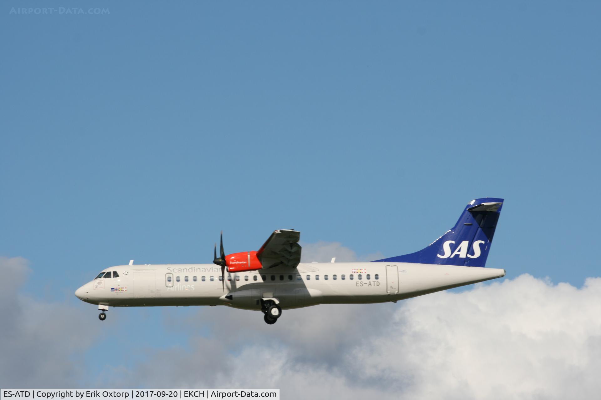 ES-ATD, 2014 ATR 72-212A C/N 1165, ES-ATD landing rw 22r