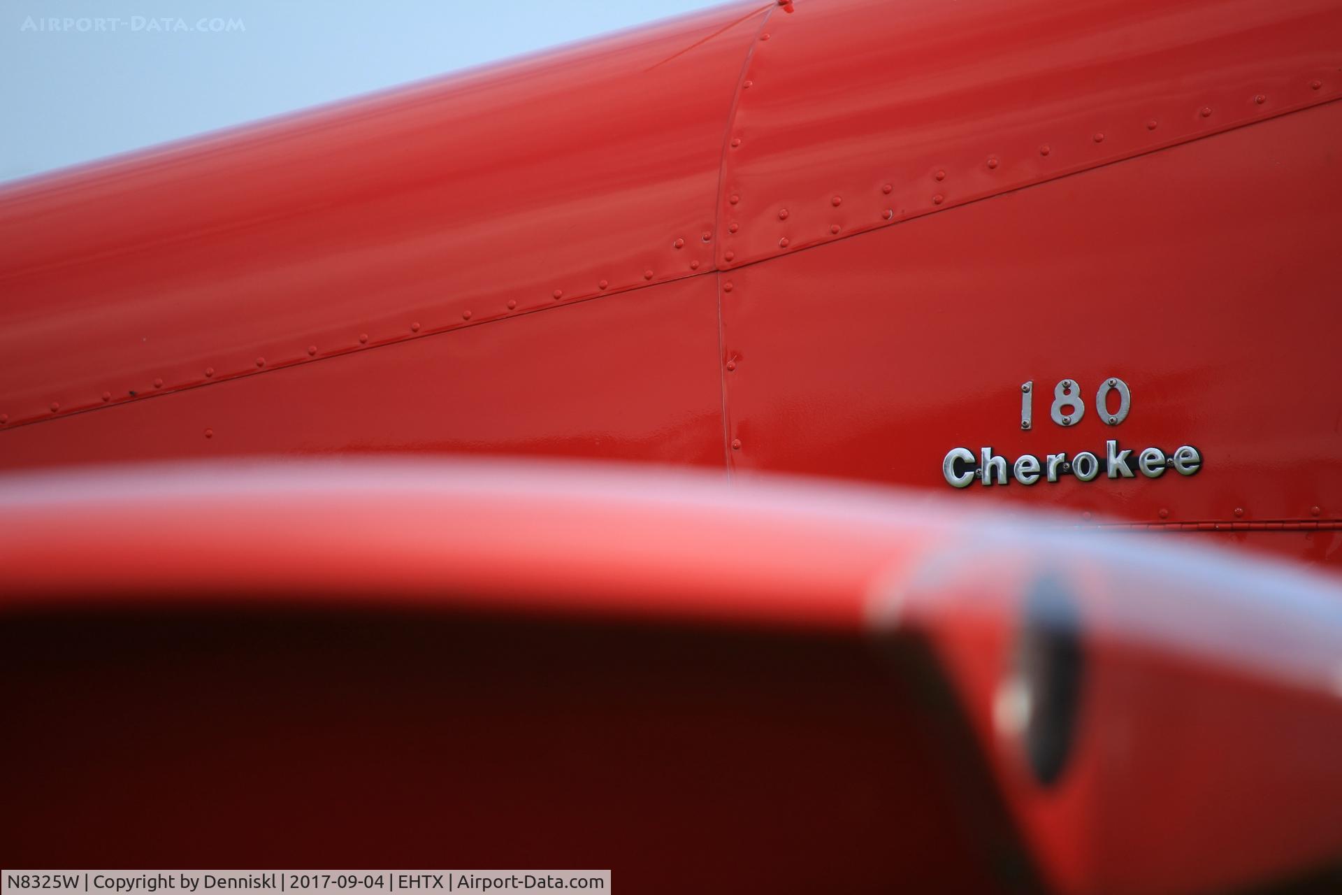 N8325W, 1965 Piper PA-28-180 Cherokee C/N 28-2502, Close-up, at Texel International Airport