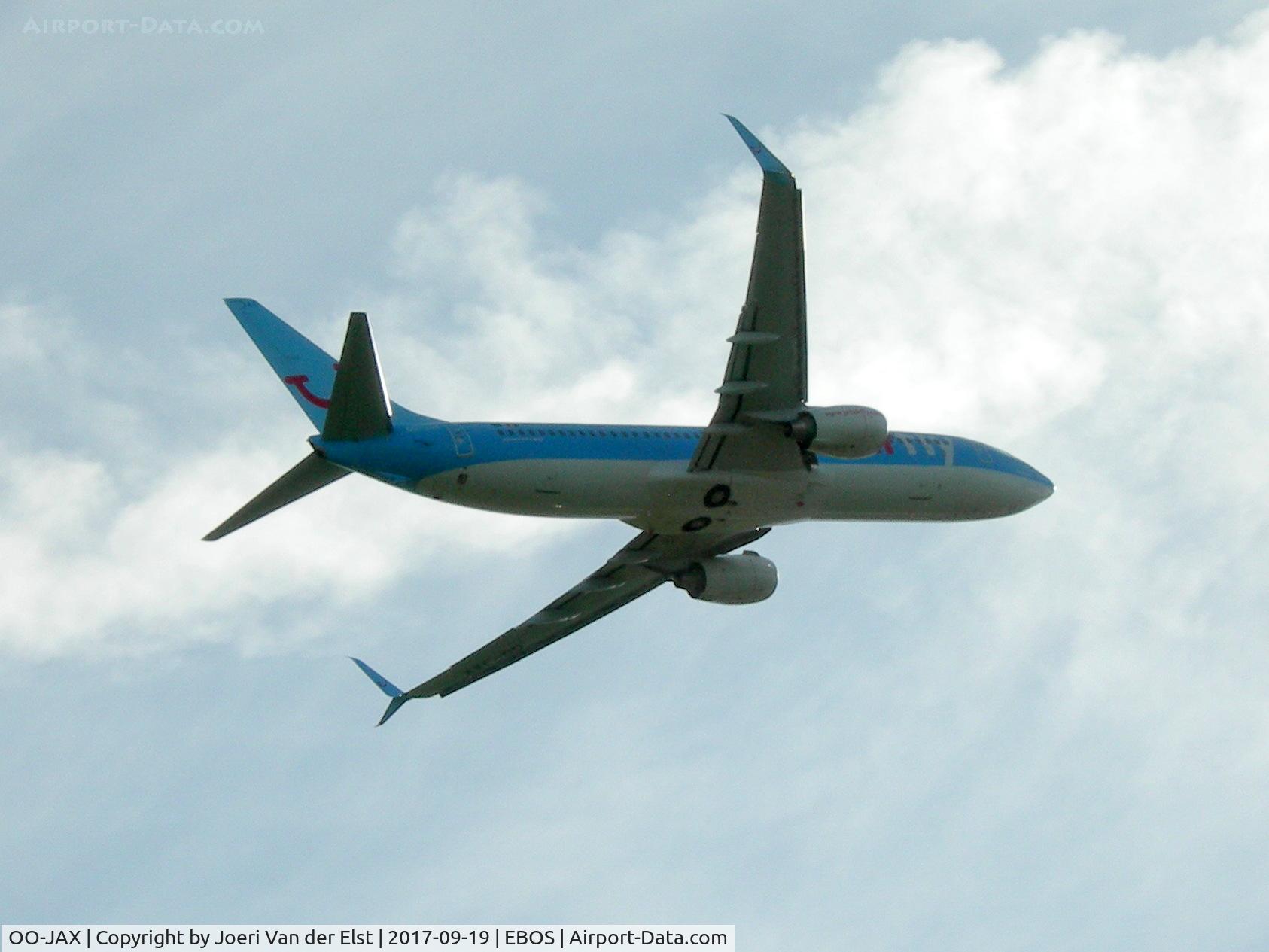 OO-JAX, 2010 Boeing 737-8K5 C/N 37238, Shortly after take-off rwy 26