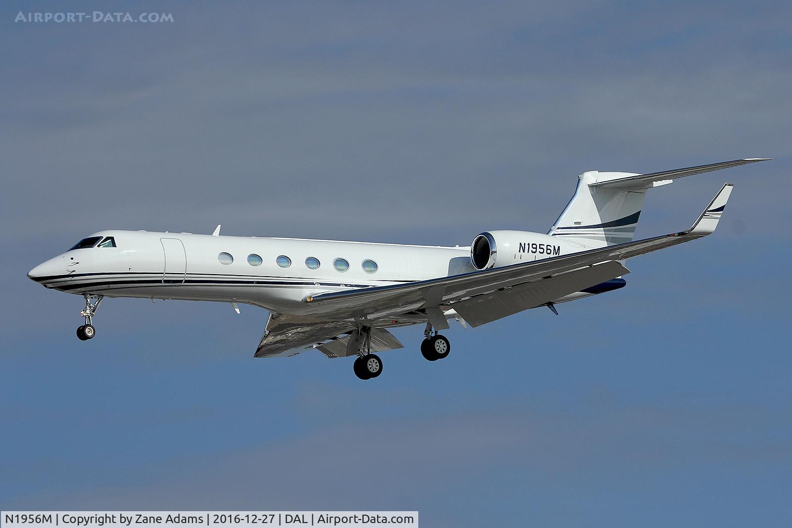 N1956M, 2002 Gulfstream Aerospace G-V C/N 675, Dallas Love Field