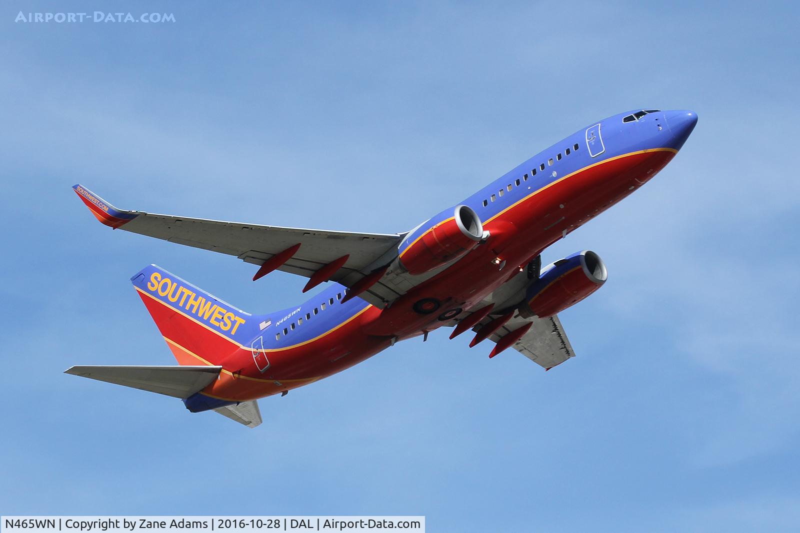N465WN, 2004 Boeing 737-7H4 C/N 33829, At Dallas Love Field