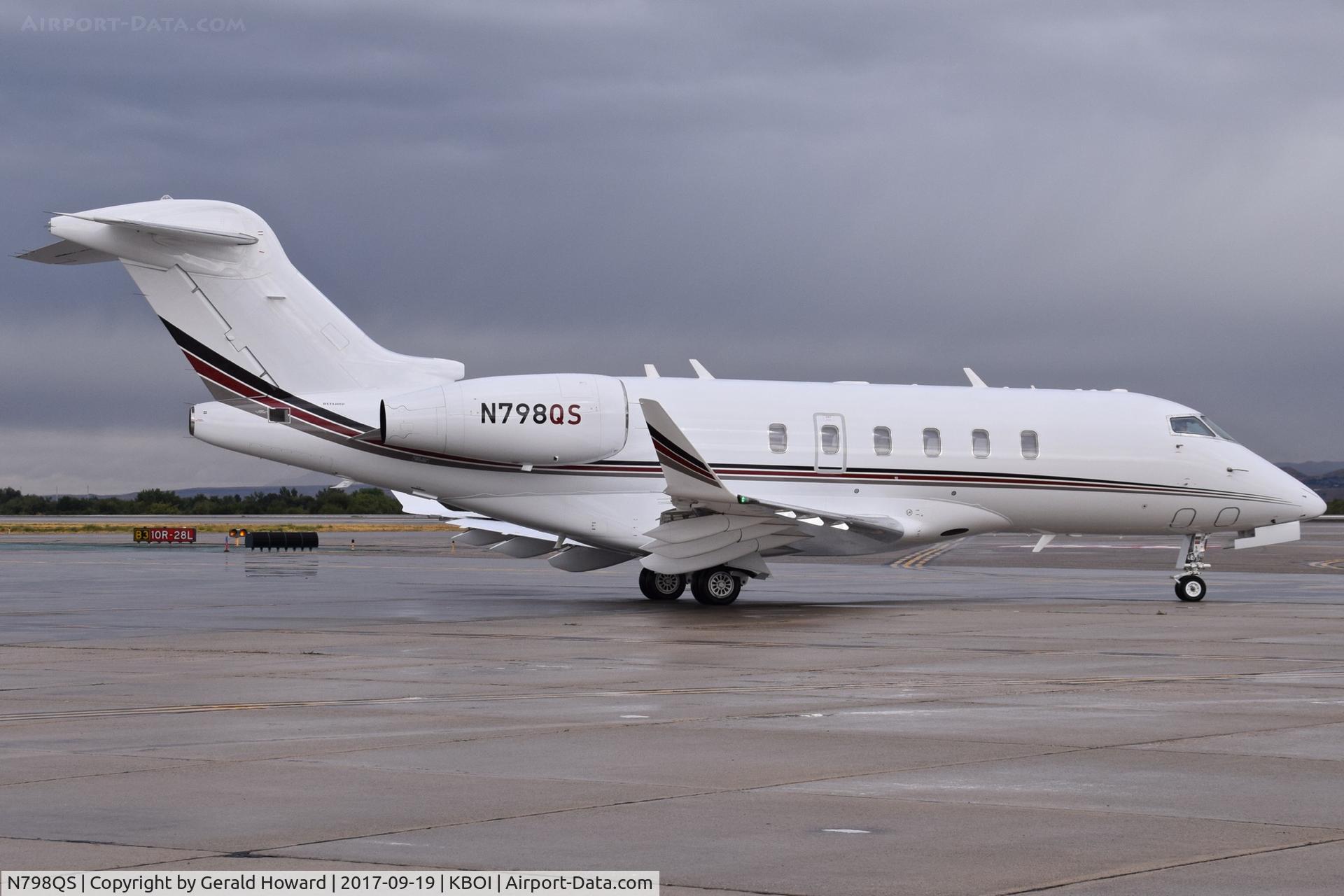 N798QS, 2016 Bombardier Challenger 350 (BD-100-1A10) C/N 20655, Taxiing on Bravo to RWY 28L.