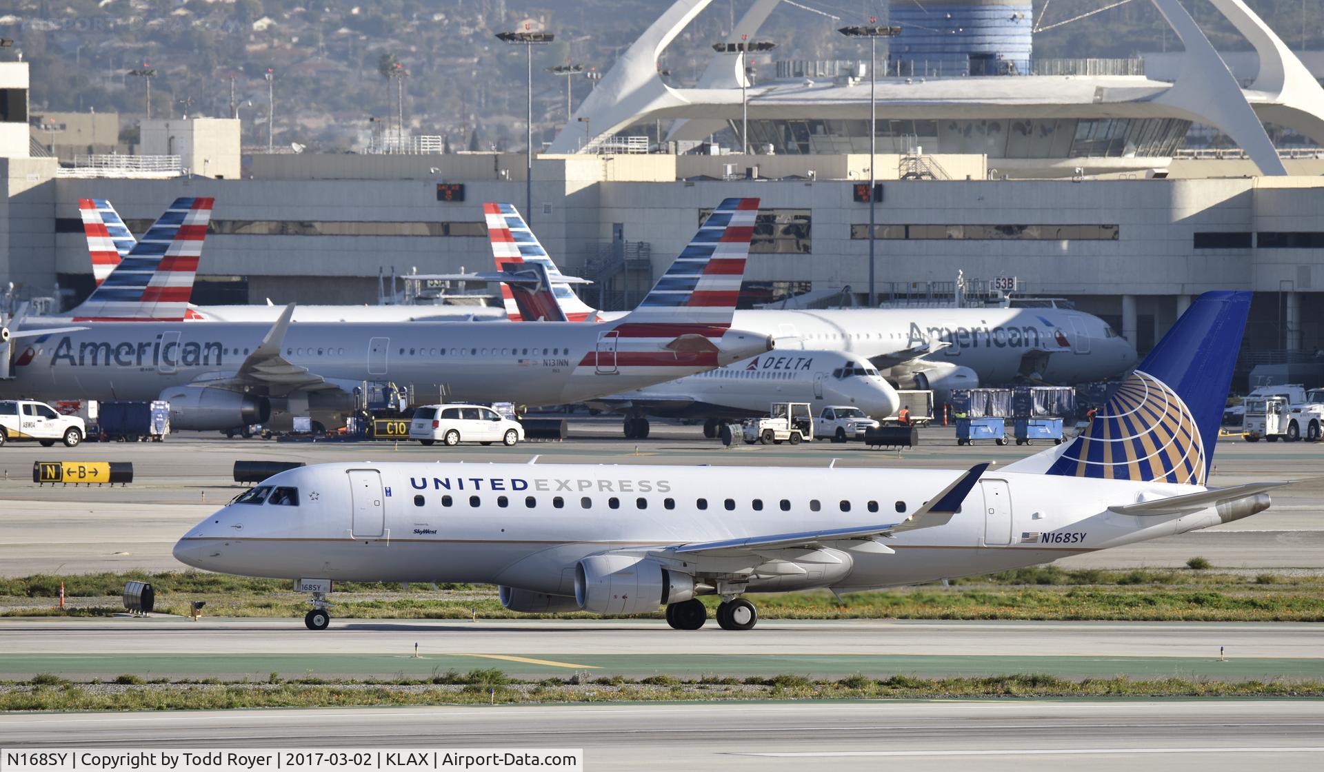 N168SY, 2016 Embraer 175LR (ERJ-170-200LR) C/N 17000617, Arrived at LAX on 25L